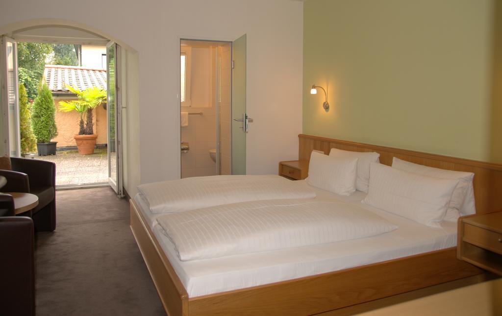 Hotel Alpenblick Garni Uberlingen Δωμάτιο φωτογραφία